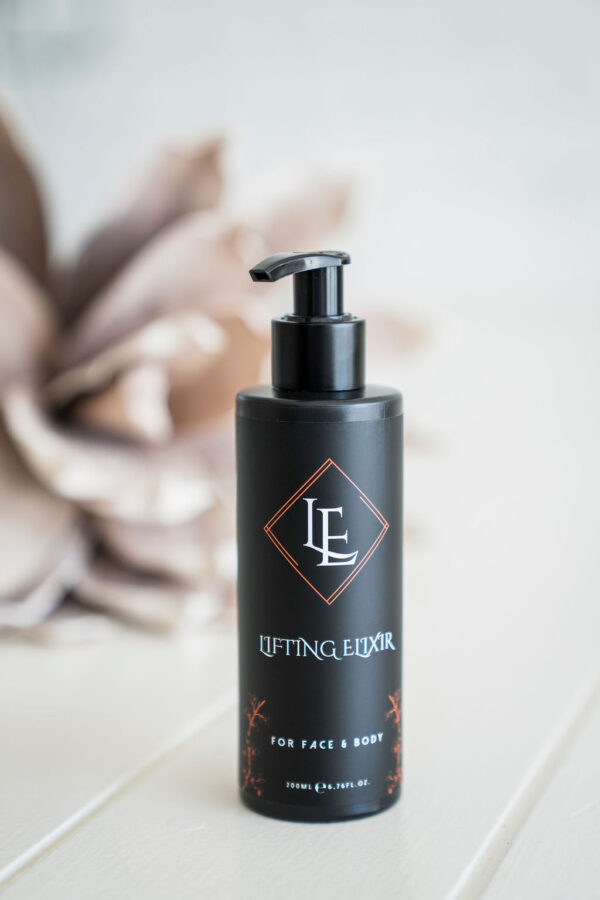 Zogan facelift Elixir. Jaapani noorendav näomassaaž ja näohooldus toode.